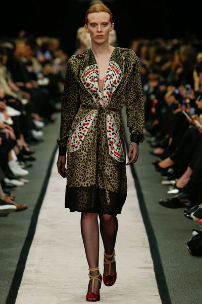 Look 7